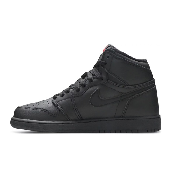 2017 NIKE Air Jordan 1 Retro High OG BG 'Black University Red' Size 6.5 Big Kids - Picture 3 of 11